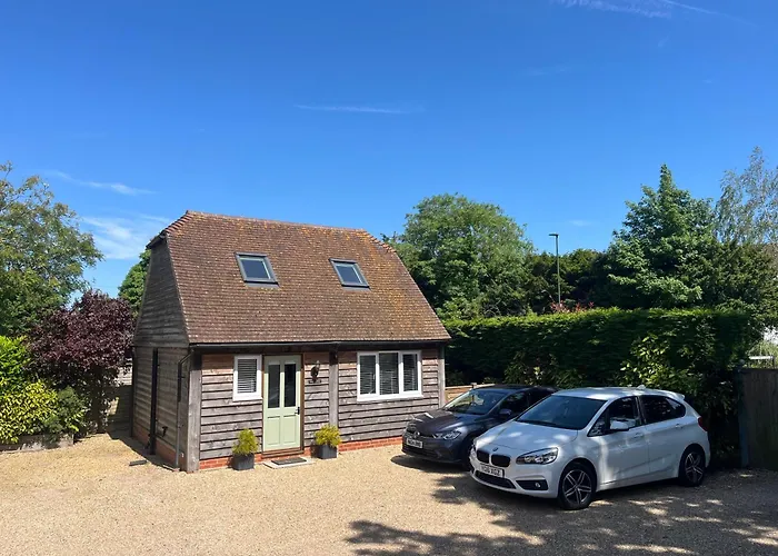 Acorn Lodge
